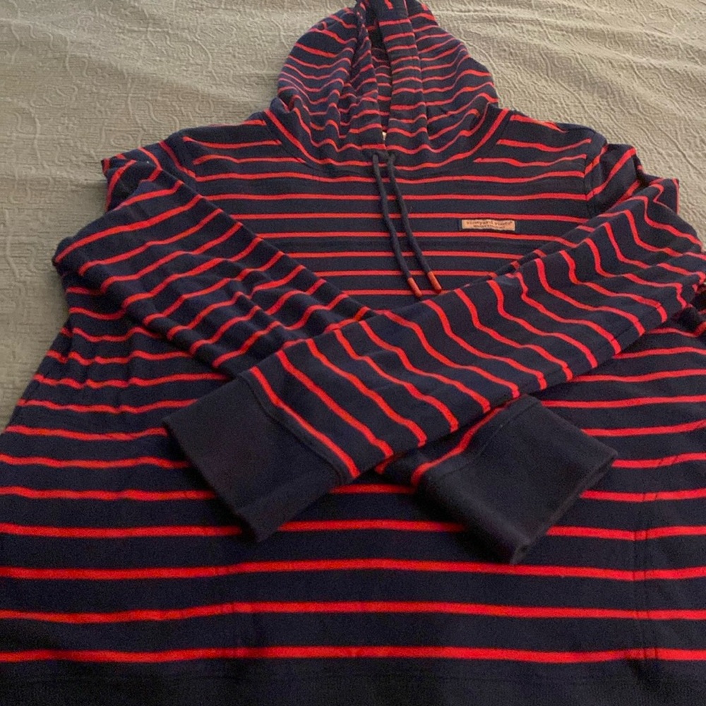Vineyard Vines sweatshirt